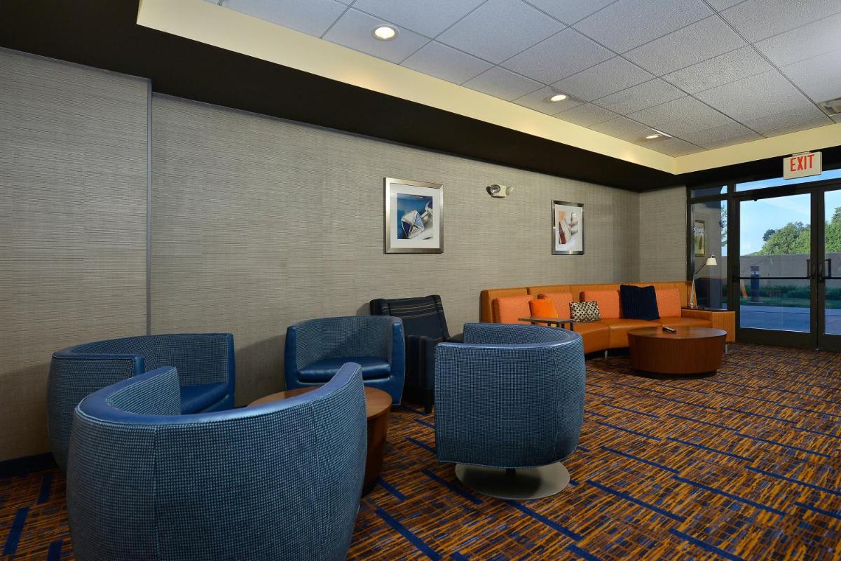 Courtyard by Marriott Bentonville - Housity
