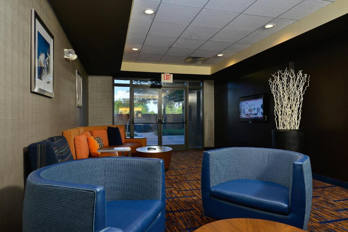 Courtyard by Marriott Bentonville - Housity