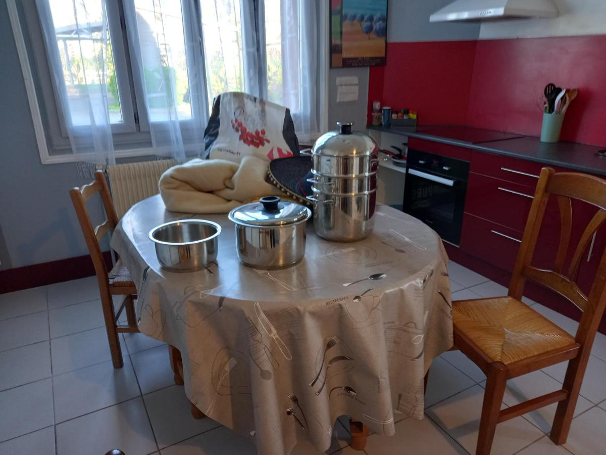 Au calme, 2 grandes chambres, 65m2 , devant le canal, animaux ok - Housity