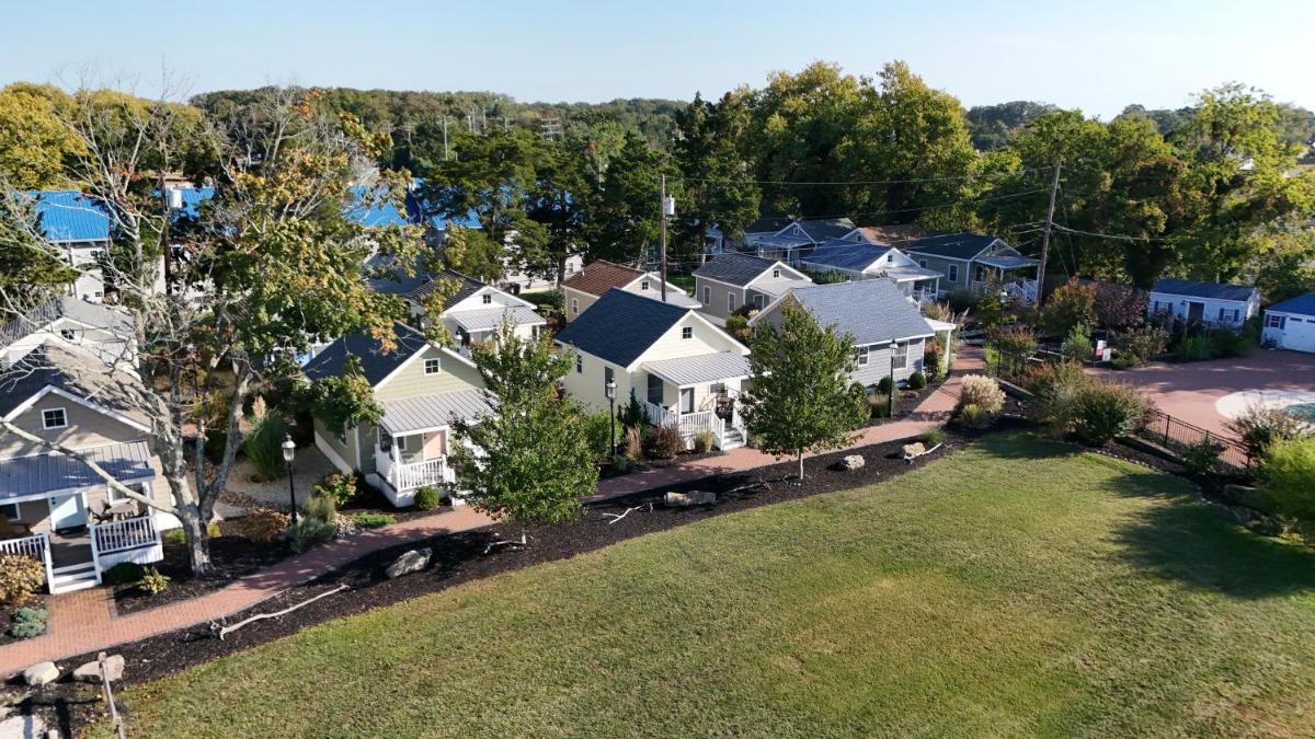 Coastal Estate - Housity