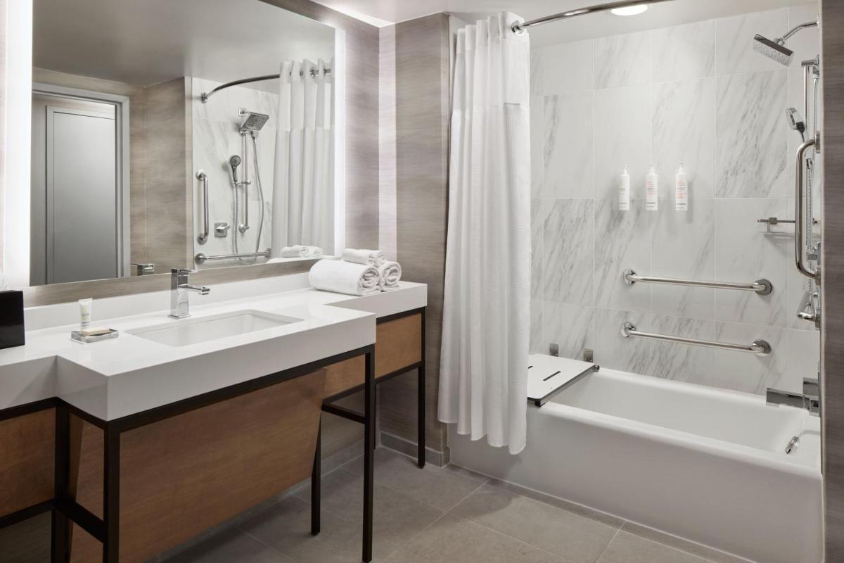 Washington Marriott at Metro Center - Housity