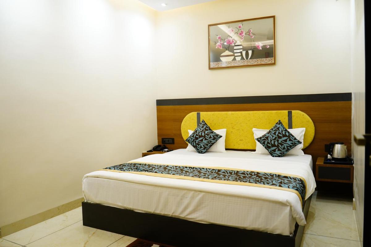Hotel Shakuntla Palace - Housity