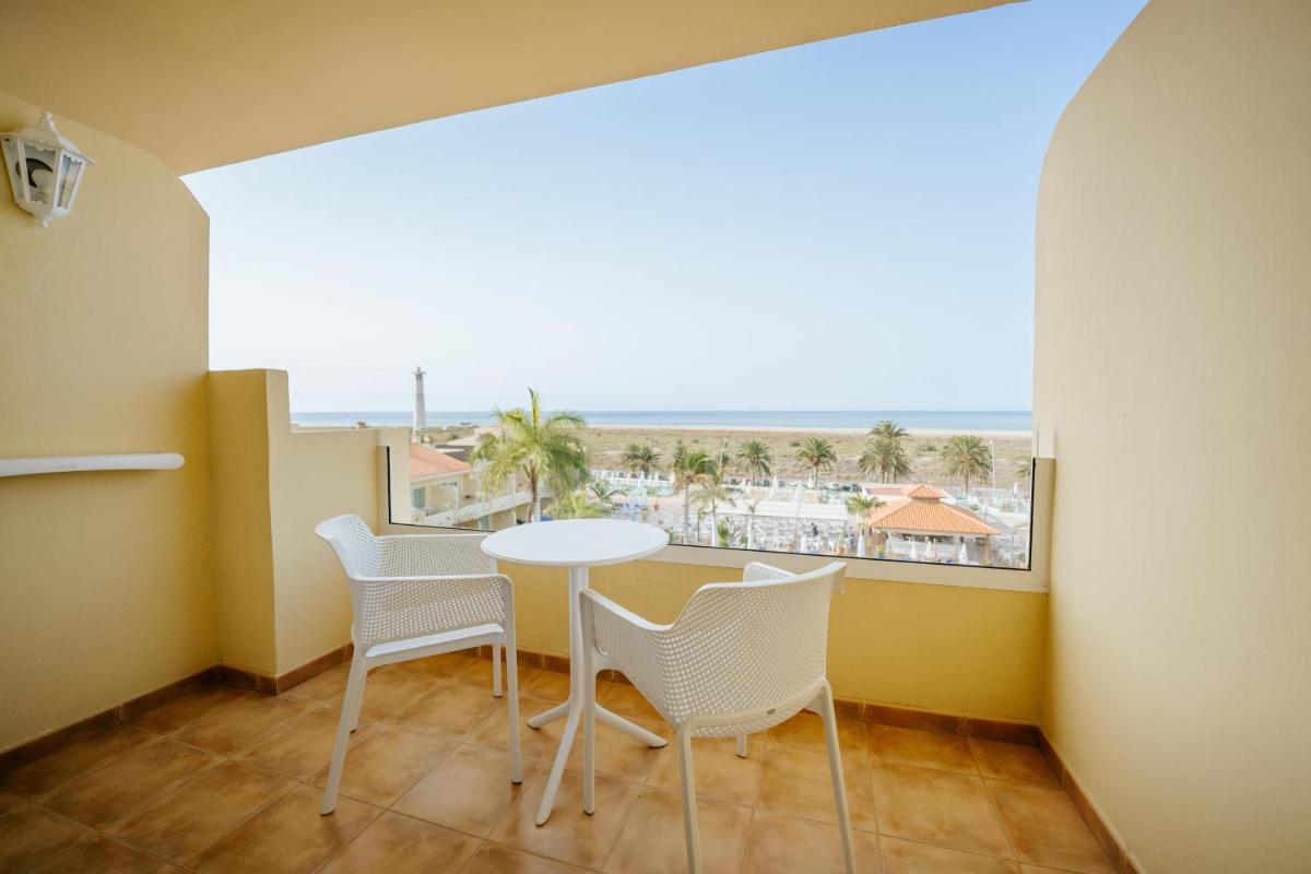 Un balcón o terraza de R2 Buganvilla Hotel & Spa