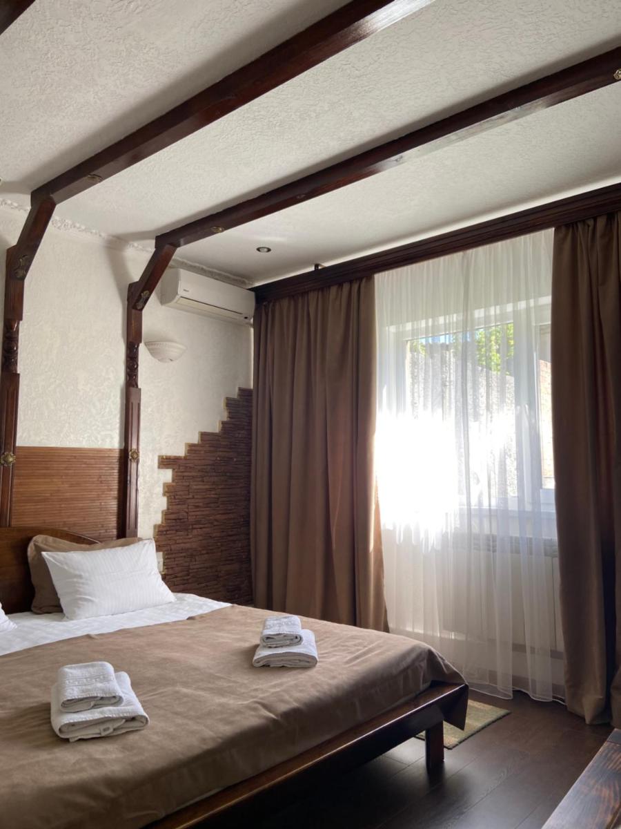 Ideal Hotel - Housity