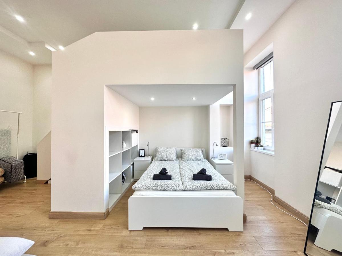 Suitetrails - Center Cozy Gozsdu HOME with 4PPL