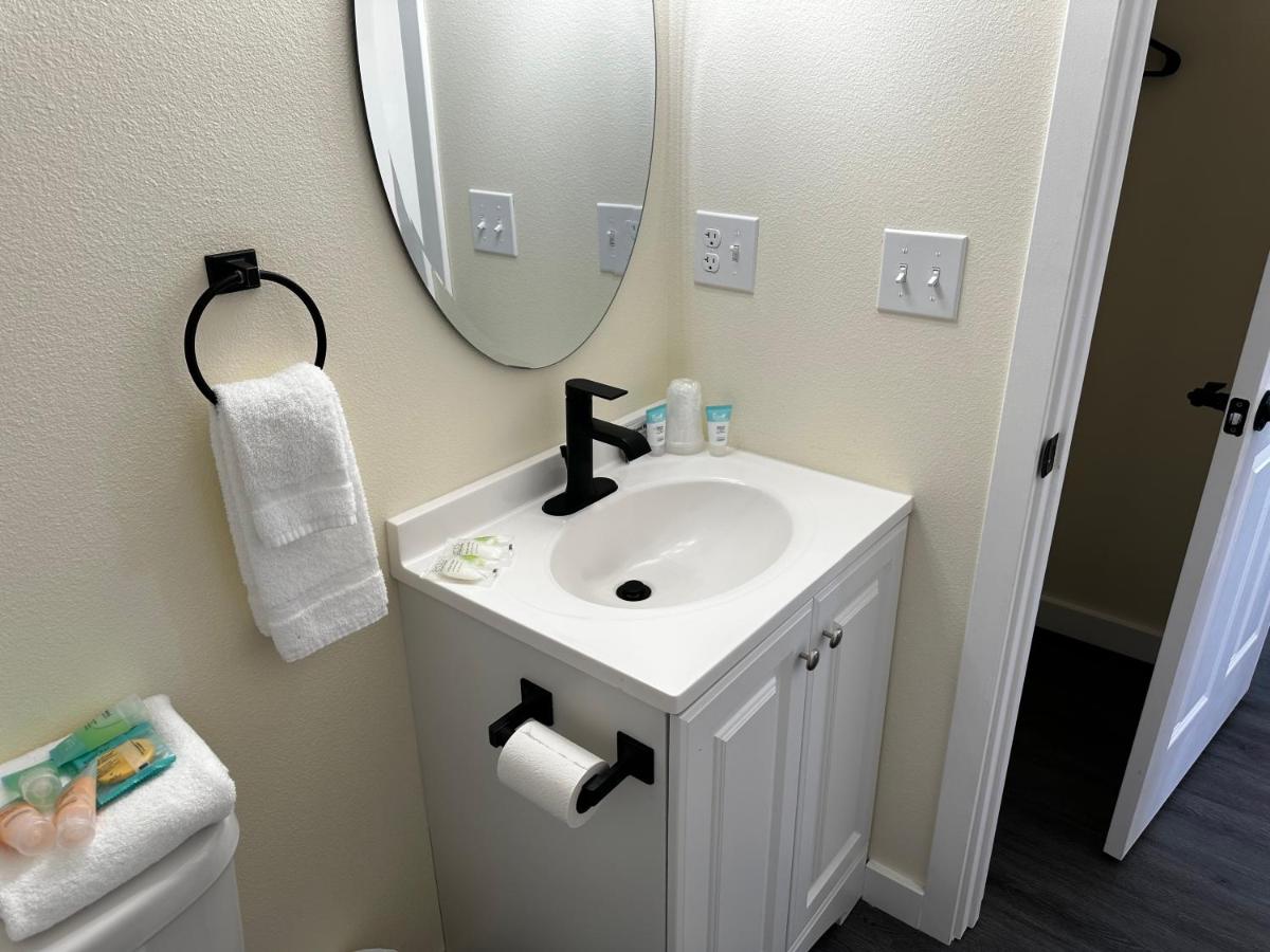 Dock Street Inn - Housity