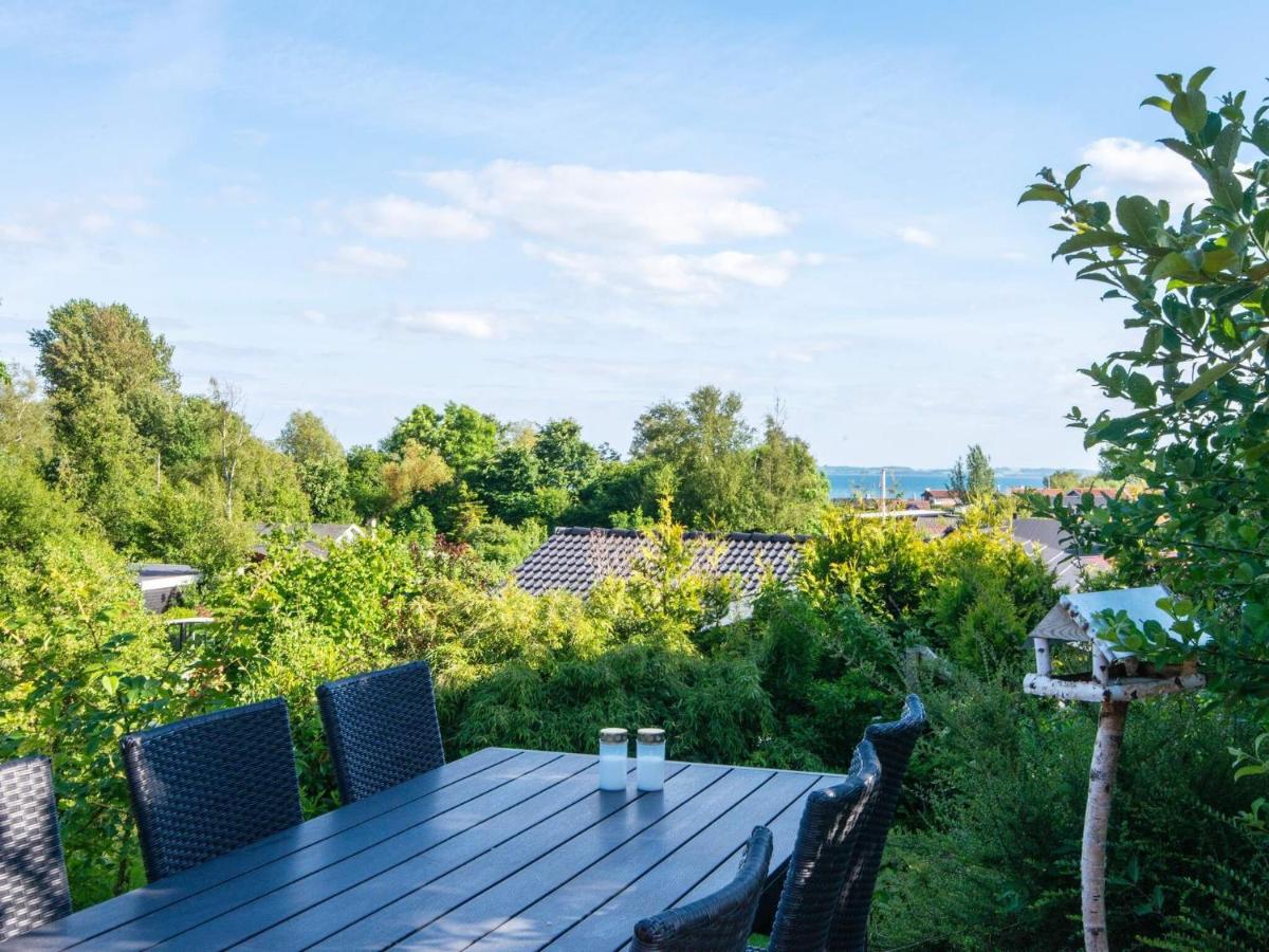 8 person holiday home in Rønde - Housity