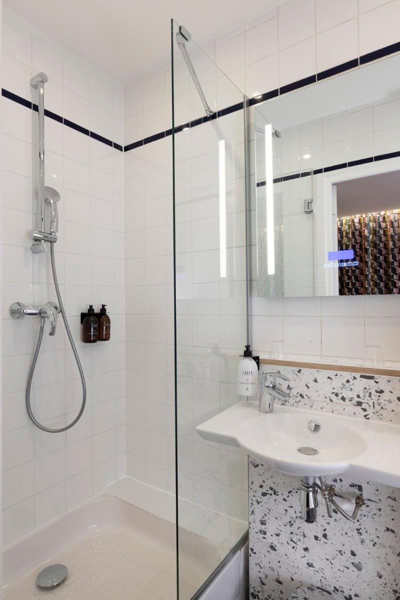 Salle de bains dans l'établissement Hotel Locomo - Gare de Lyon Bastille