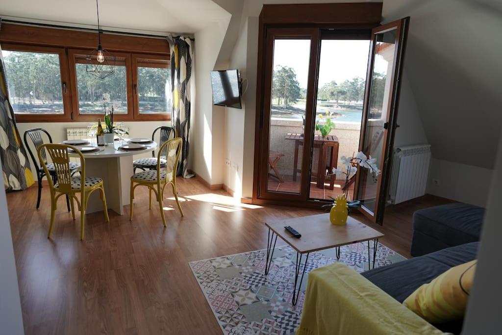 Exclusivo Ático con vistas al mar en calle principal - Pasarela a playas del pueblo - Housity