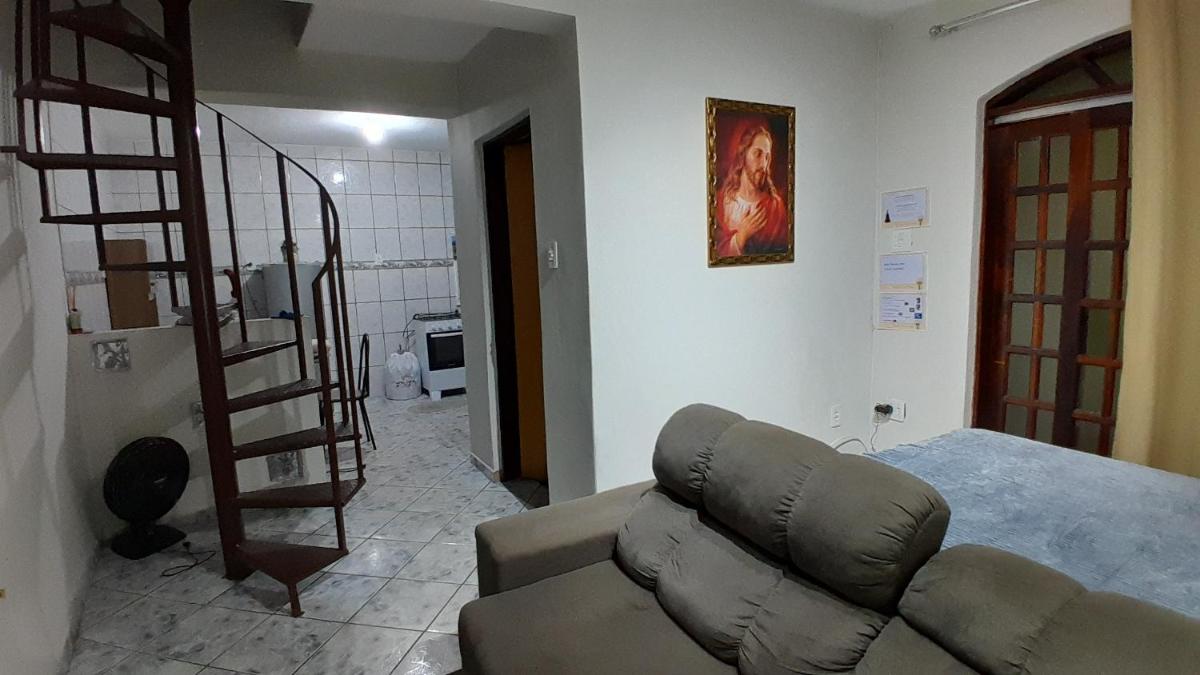 Casa para 9P com escada sem garagem - Housity