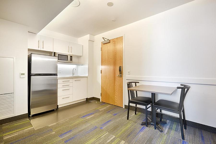 Residence & Conference Centre - Toronto Downtown - Housity