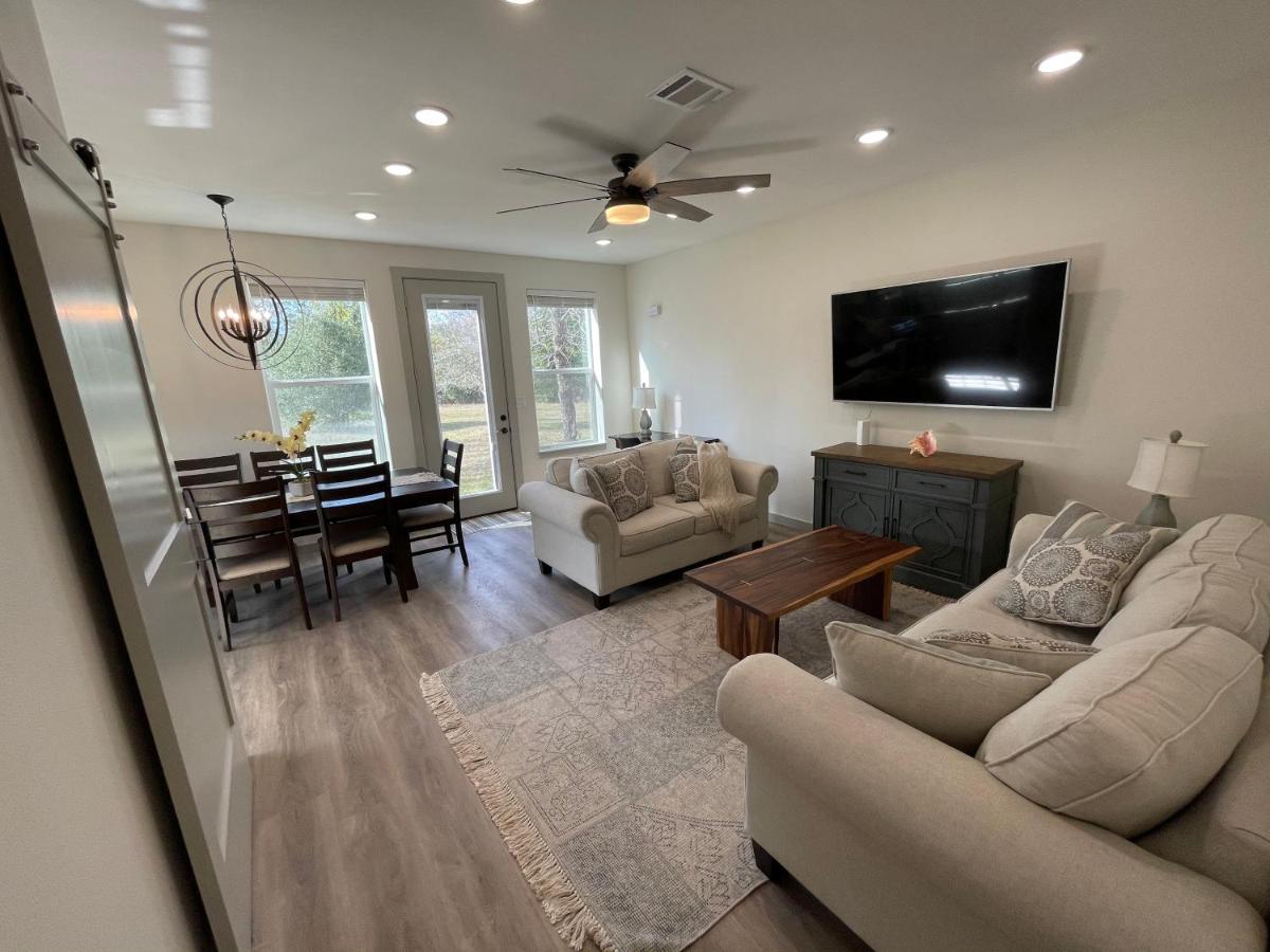 Country Oasis - Entire Home - Housity