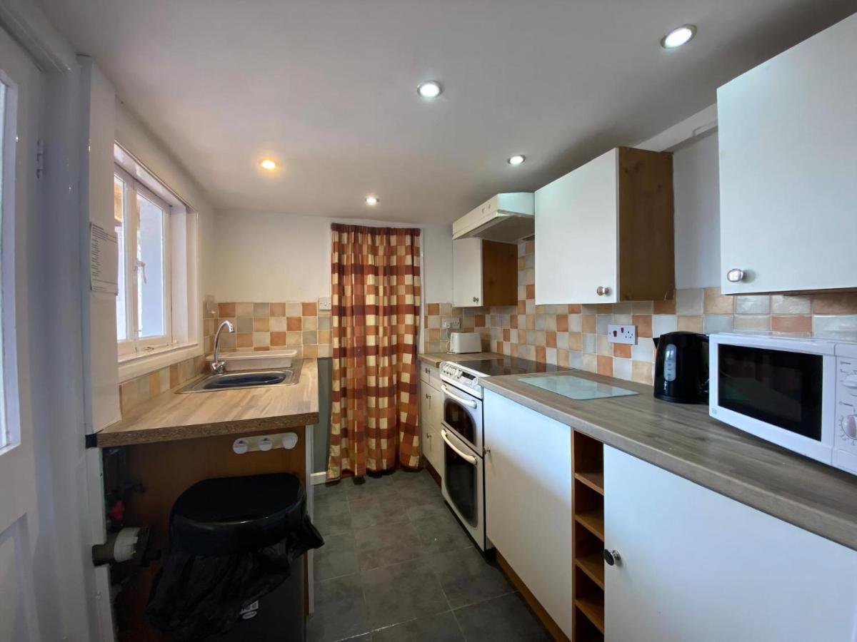 Seaside Cottage In Lowestoft In Suffolk Ref 99004U - Housity