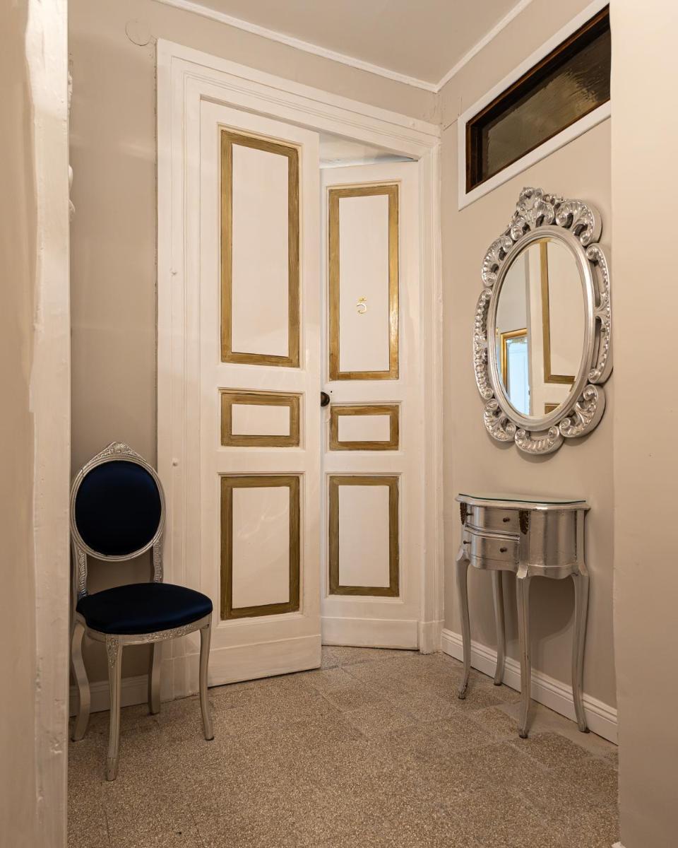 Menhir Rooms - Housity