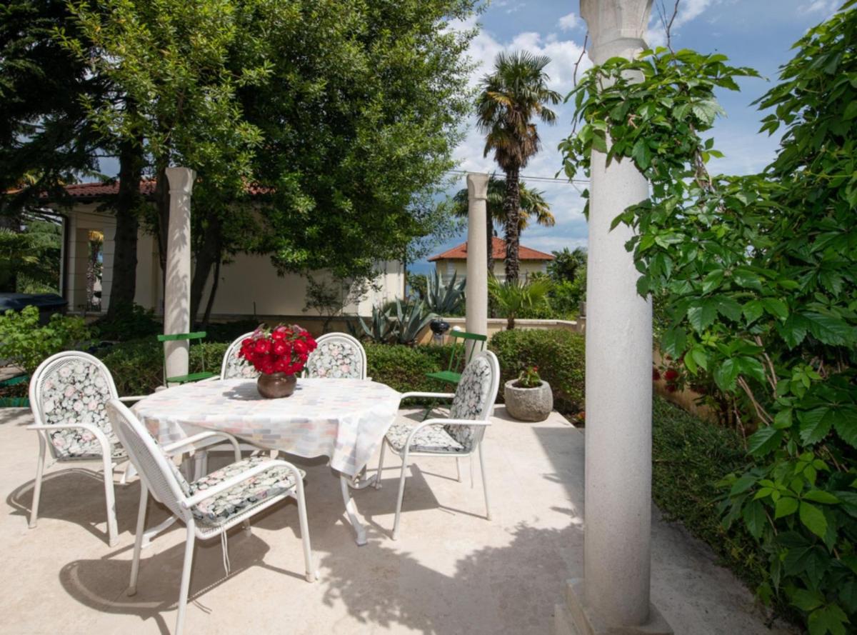Elegant Lovran Apartment with Sea view - Housity