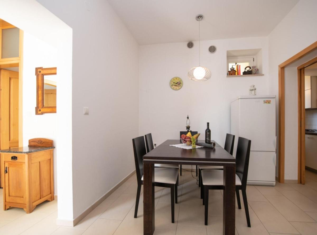 Elegant Lovran Apartment with Sea view - Housity