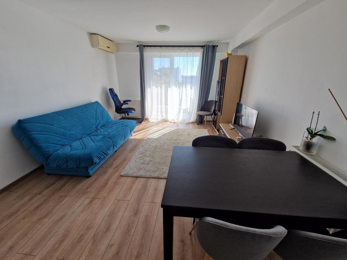 Airplane Residence 1 - Housity
