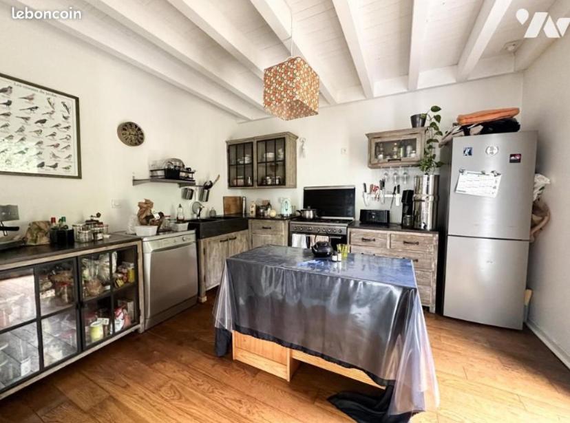 Chambre bananier: maison arborée face à la rivière - Housity