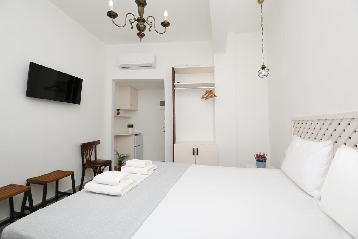 Marousos Central Guesthouse - Hizvo