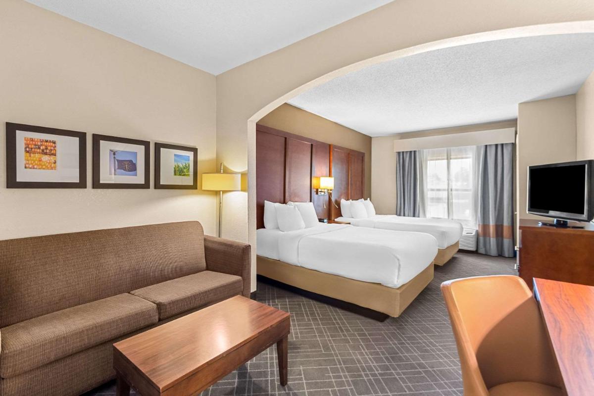 Comfort Suites Vincennes - Housity