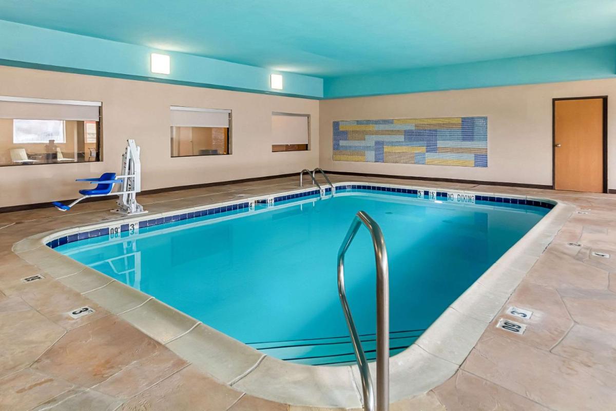 Comfort Suites Vincennes - Housity
