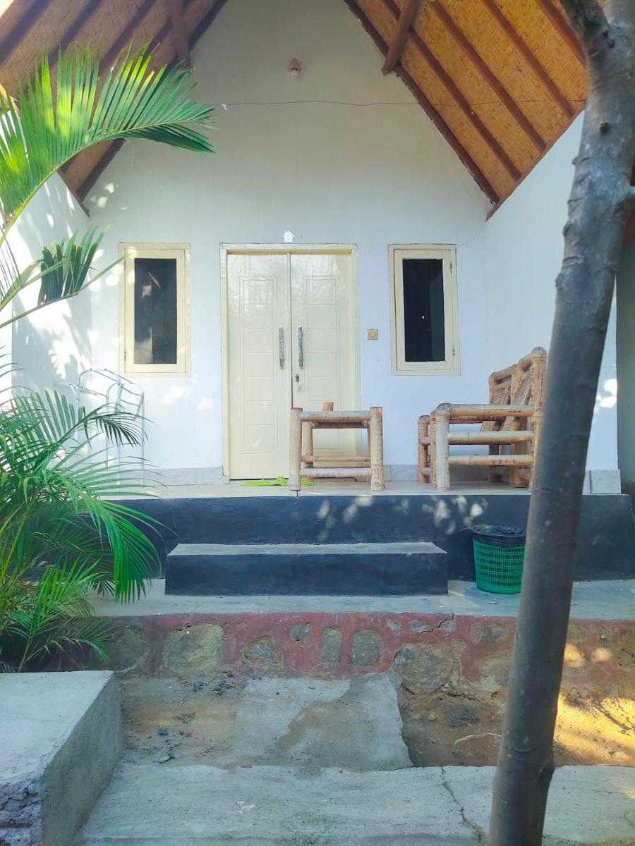 Putri Nyale Bungalow - Housity