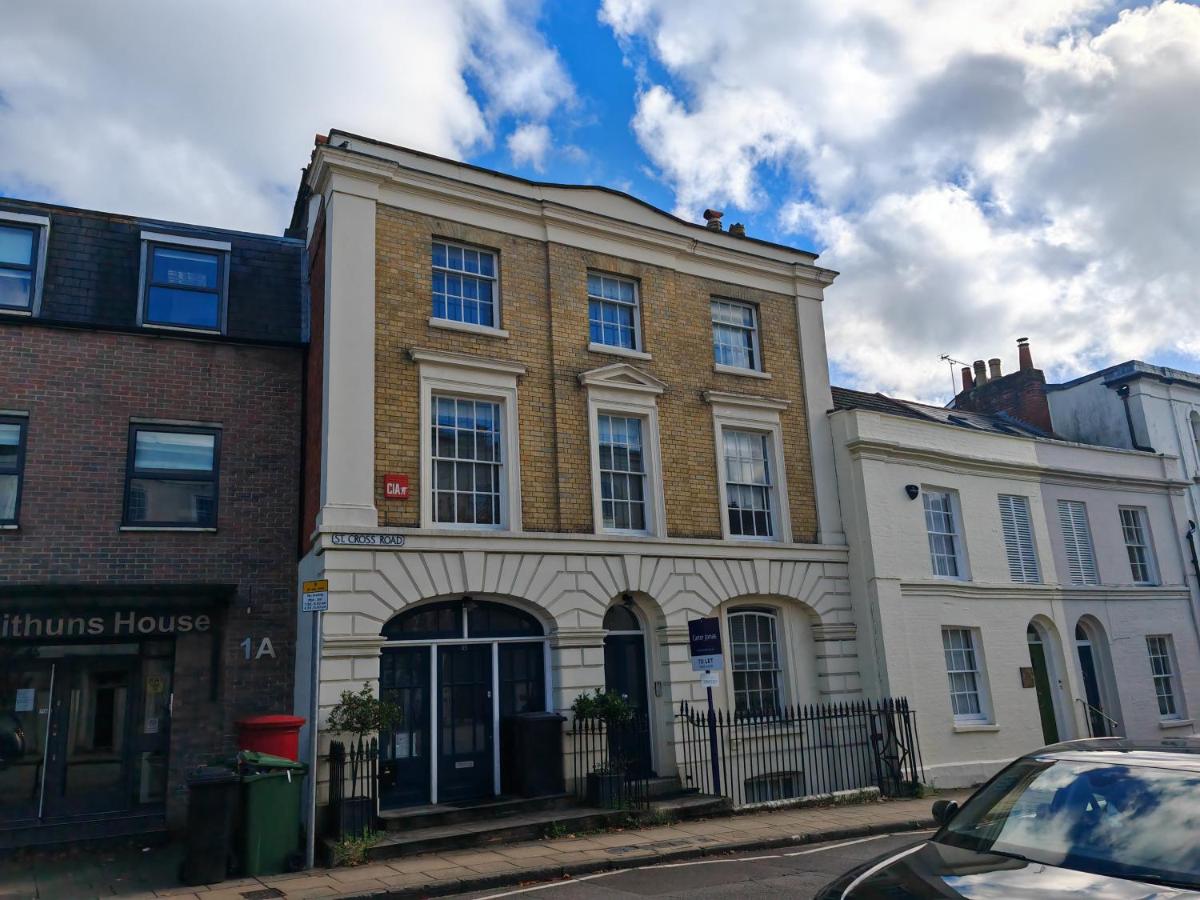 Historic Winchester Apartment - Housity