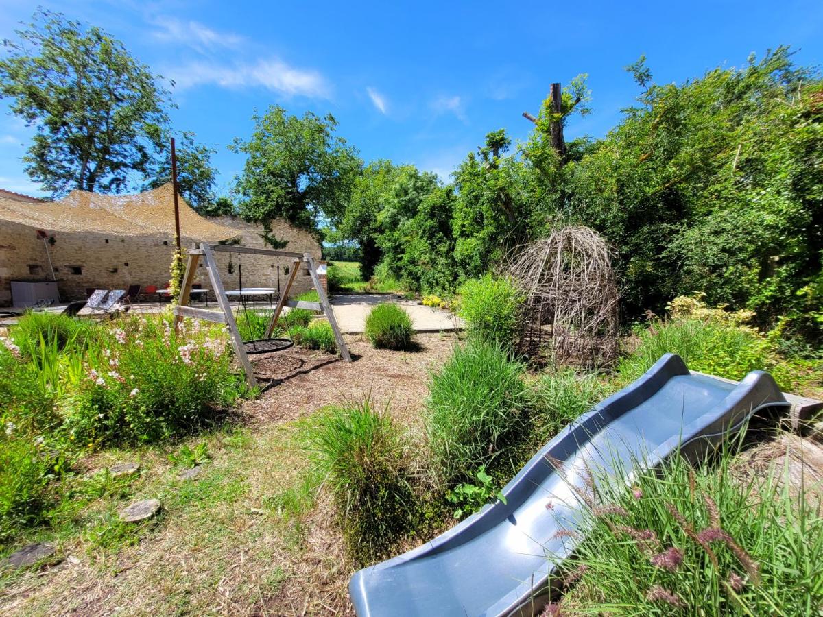 Gîte campagne famille 15 pers Piscine chauffée Jeux enfants Pétanque - Housity
