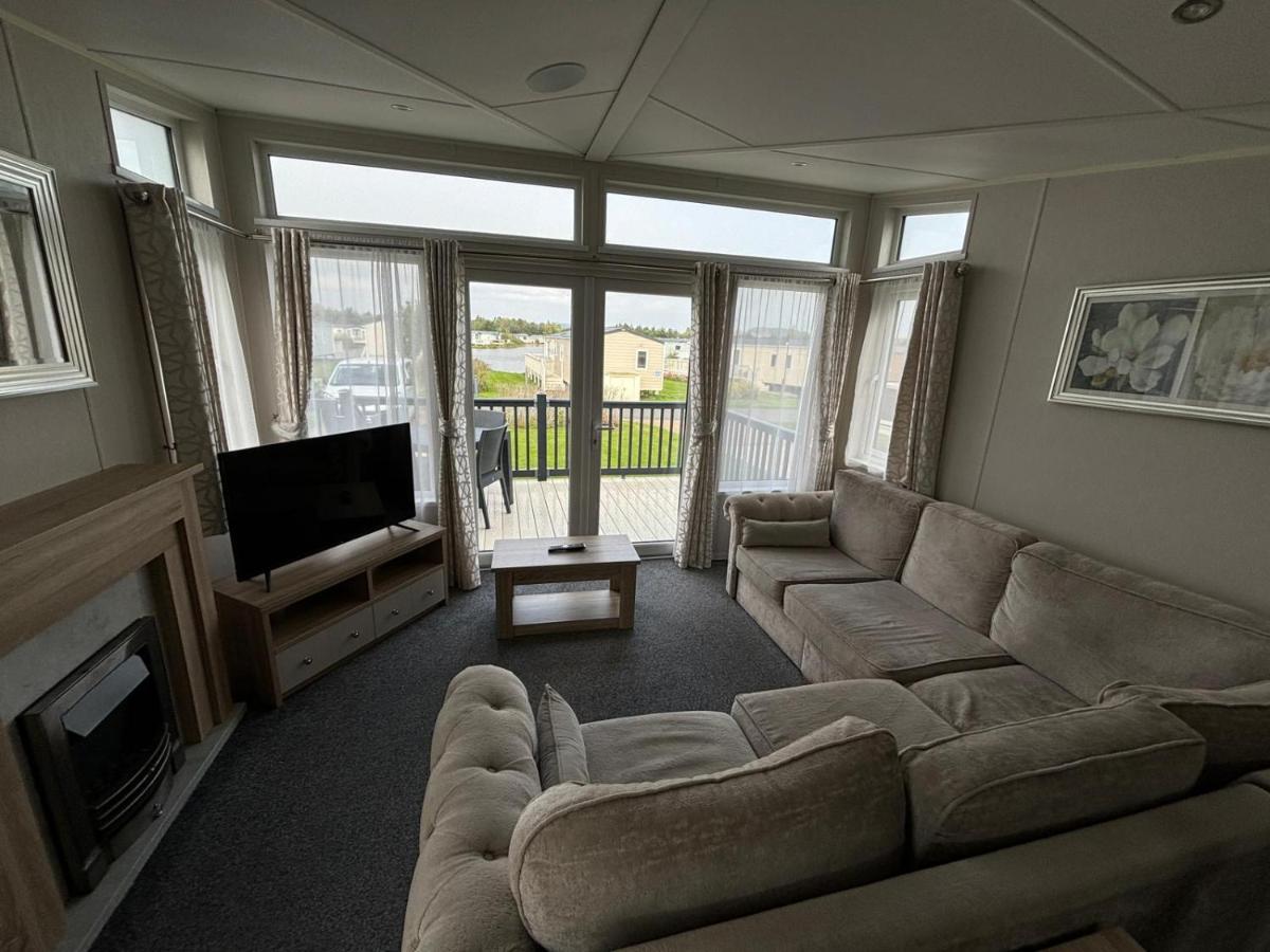 Lake District Willerby Vogue Lodge, Lake View on Haven Lakeland Gold Grade - Housity