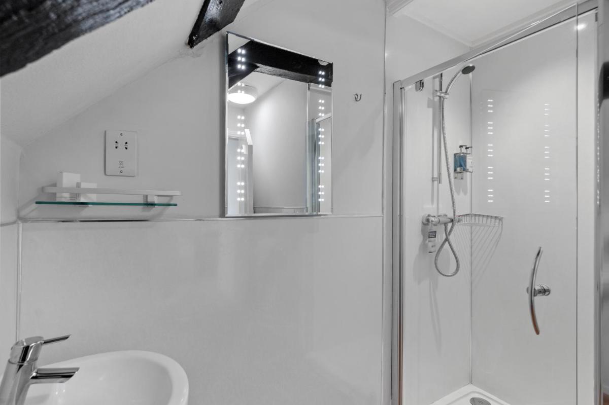 Sleeping Bear Hotels Dorchester - Housity