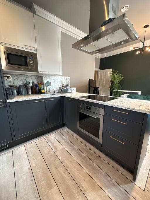Stunning 2-bedroom Apartment in Manchester Centre - Housity