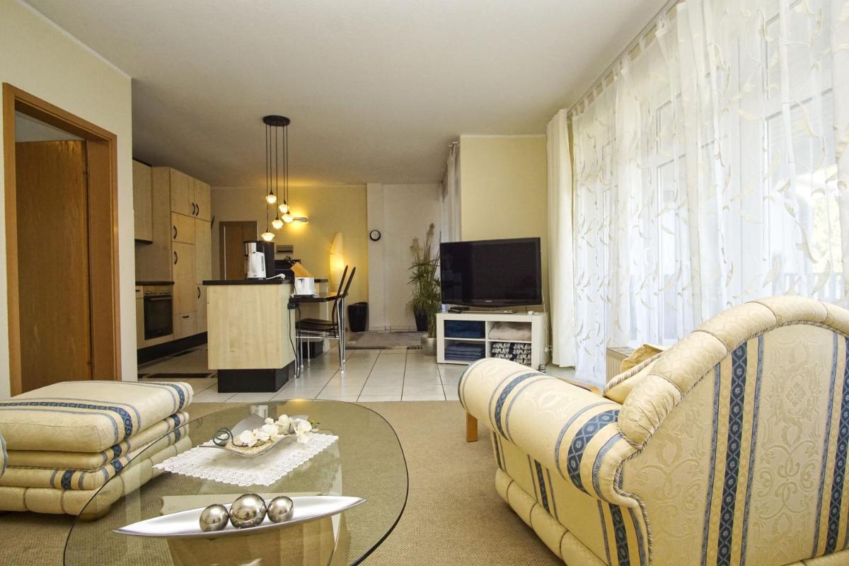 mit Meerblick und Balkon, gratis Nutzung vom AHOI Erlebnisbad und Sauna in Sellin - Panorama Göhren FeWo 11 - Housity