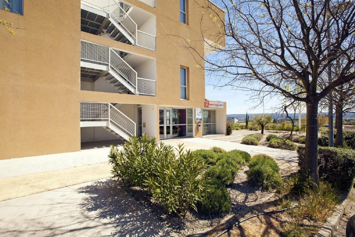 Apparthotel Séjours & Affaires Manosque - Housity