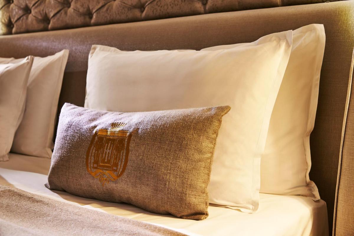 Ein Bett oder Betten in einem Zimmer der Unterkunft Steigenberger Icon Frankfurter Hof Ein Bett oder Betten in einem Zimmer der Unterkunft Steigenberger Icon Frankfurter Hof