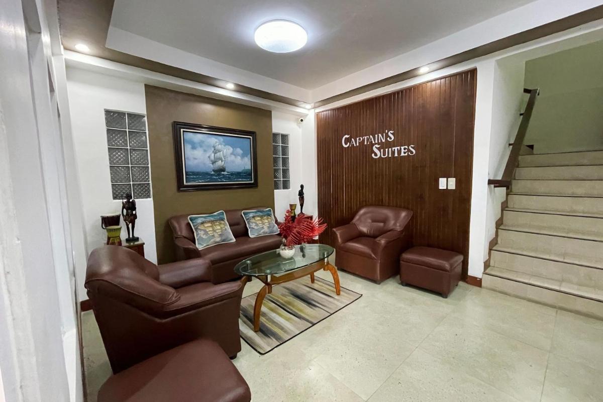 Captain's Suites Albay - Housity