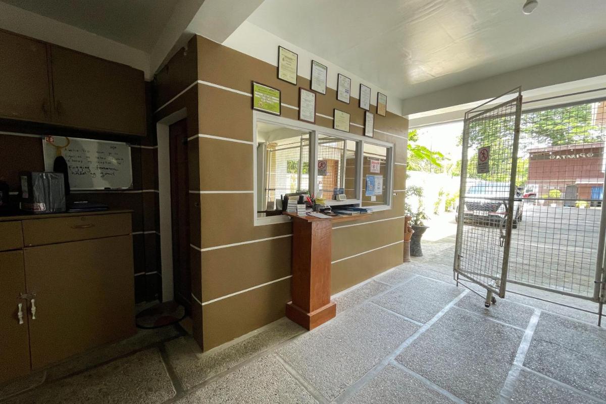 Captain's Suites Albay - Housity