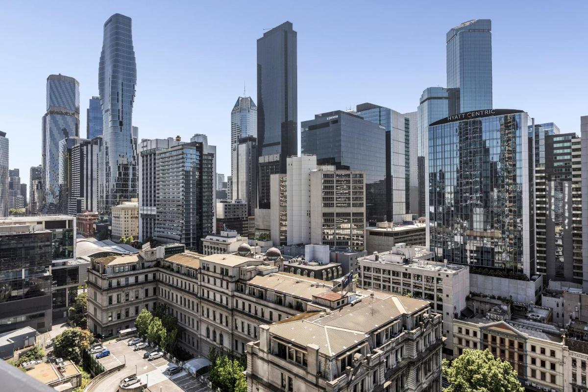 Orange Stay at Melbourne Quarter - Housity