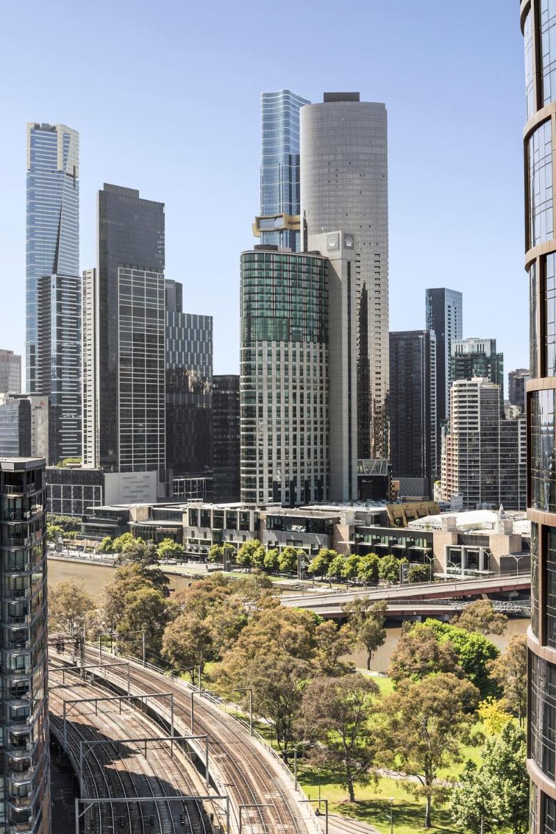 Orange Stay at Melbourne Quarter - Housity