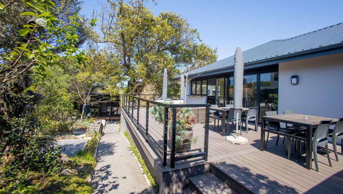 Coral Wood Self Catering Suites and B&B - Housity