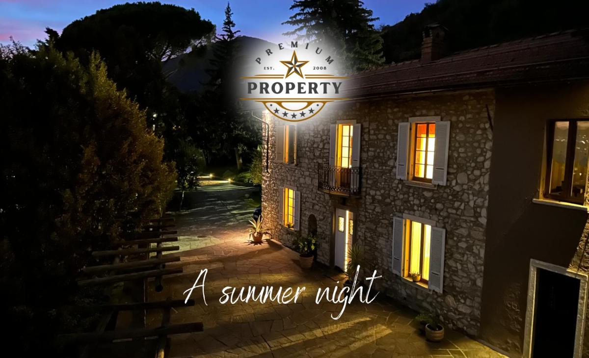 Magnificent SUNSTONE HOUSE, private parking, BBQ area, kids toys, near Como lake I Villa dei Leoni - Housity