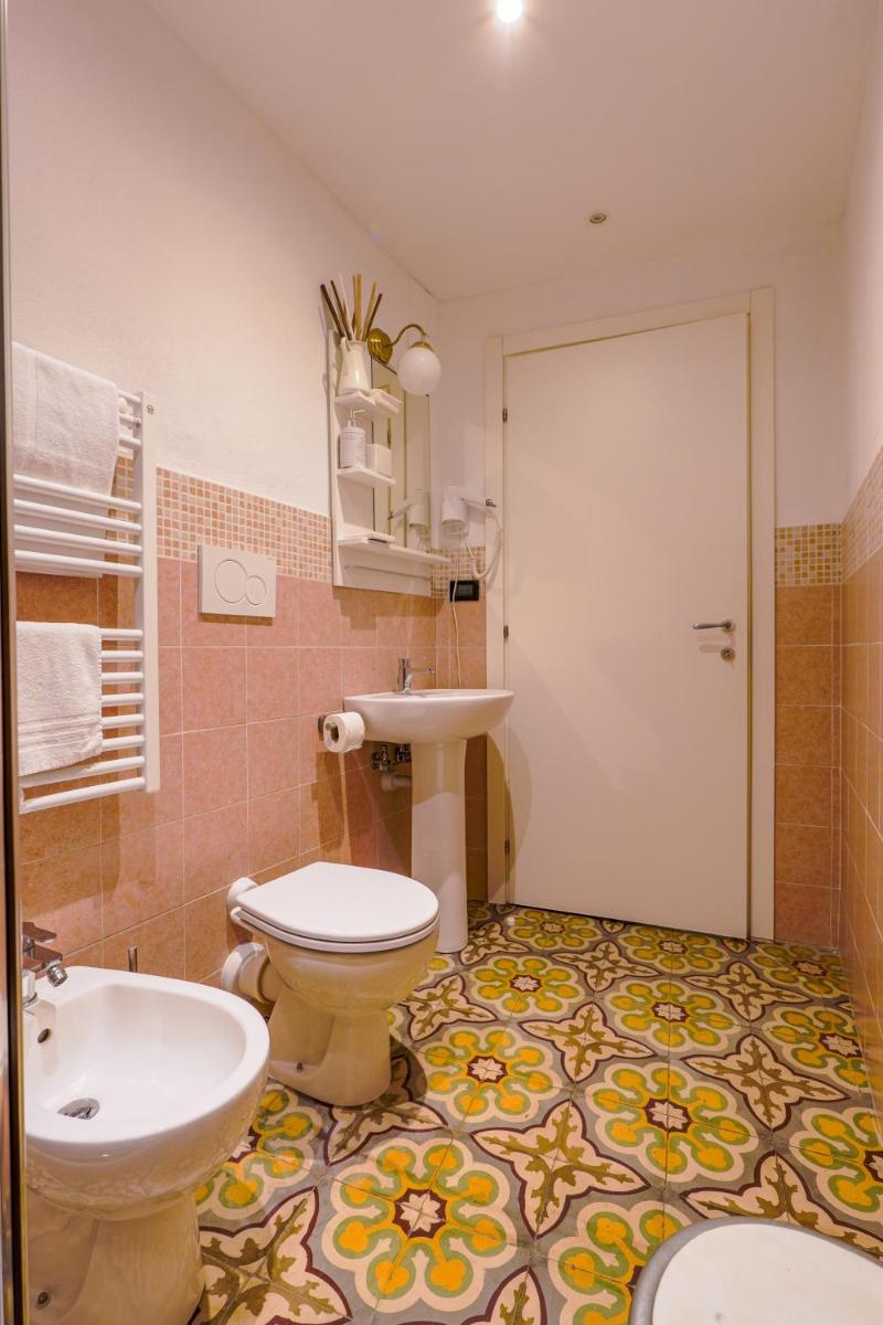 White Lerici - Housity