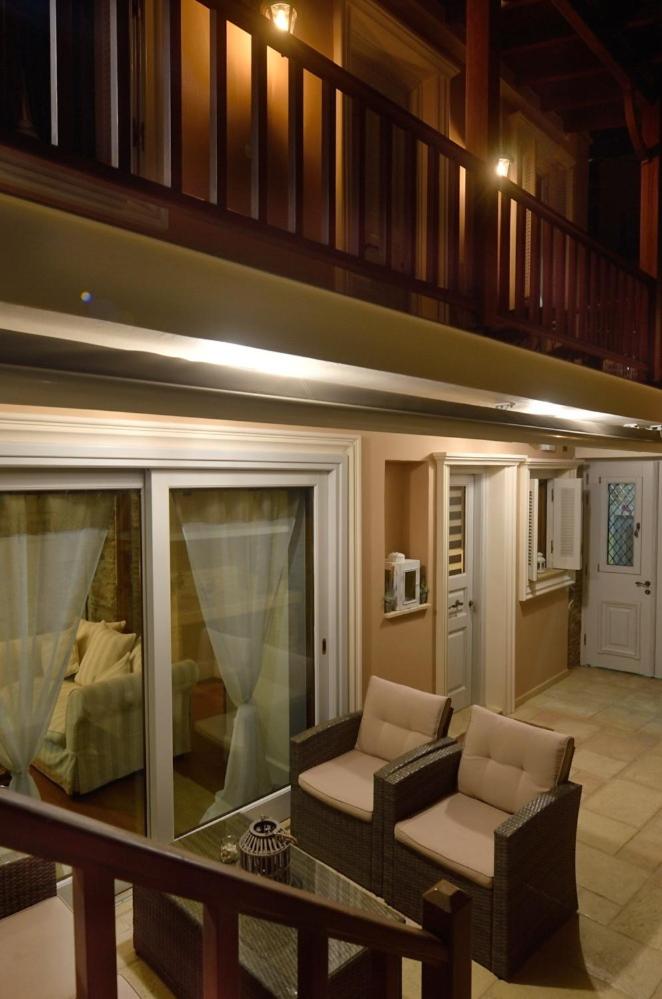 Bella's Rustic Suites - Housity
