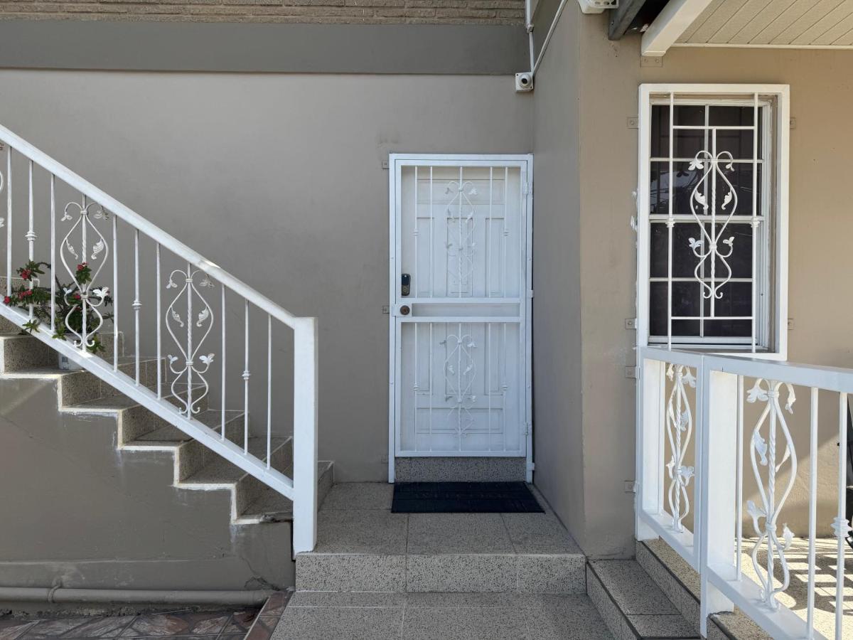 JEANOEL Chateau Cozy 2beds 1bath apartment - Housity