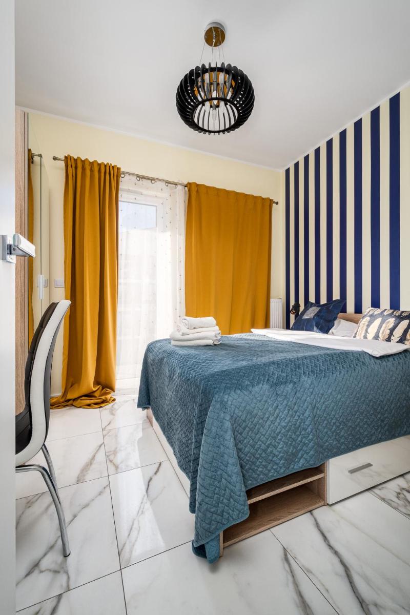 Prymasa Tysiąclecia 83A Separate Bedroom Free Garage By Perfect Apart 634 - Housity
