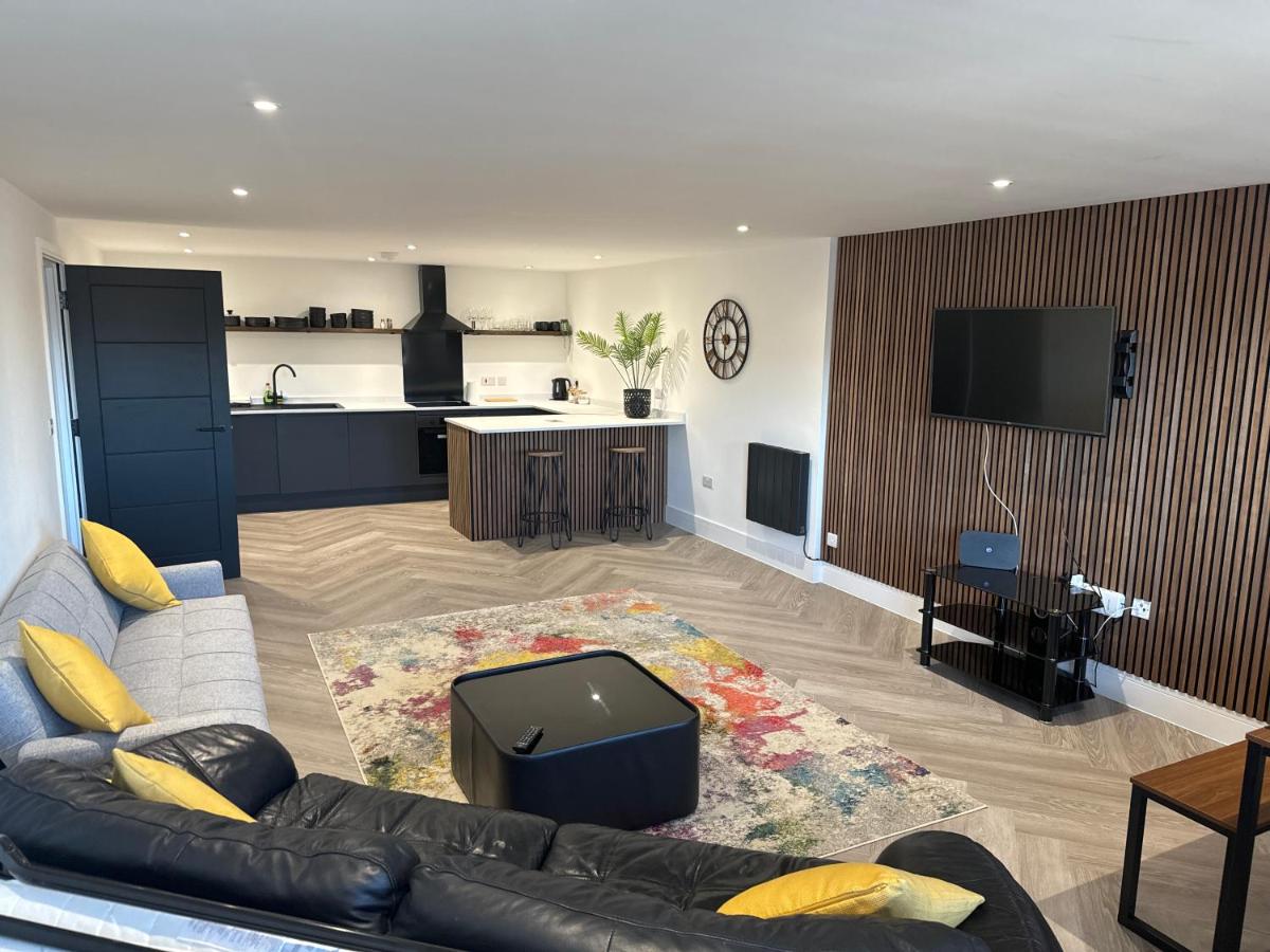 New 2 Bed Apartment in Royston High St - Housity