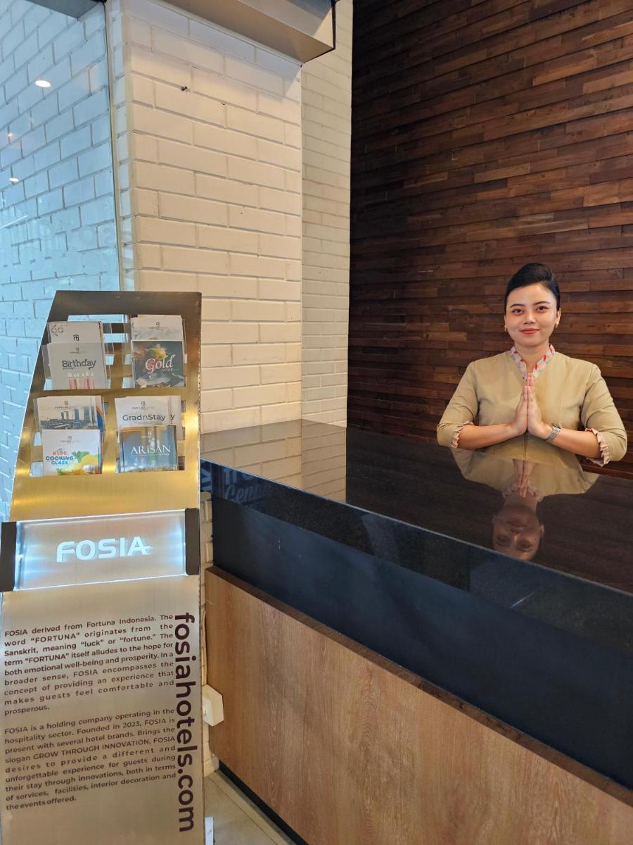 Hotel Fortunagrande Jember - Housity