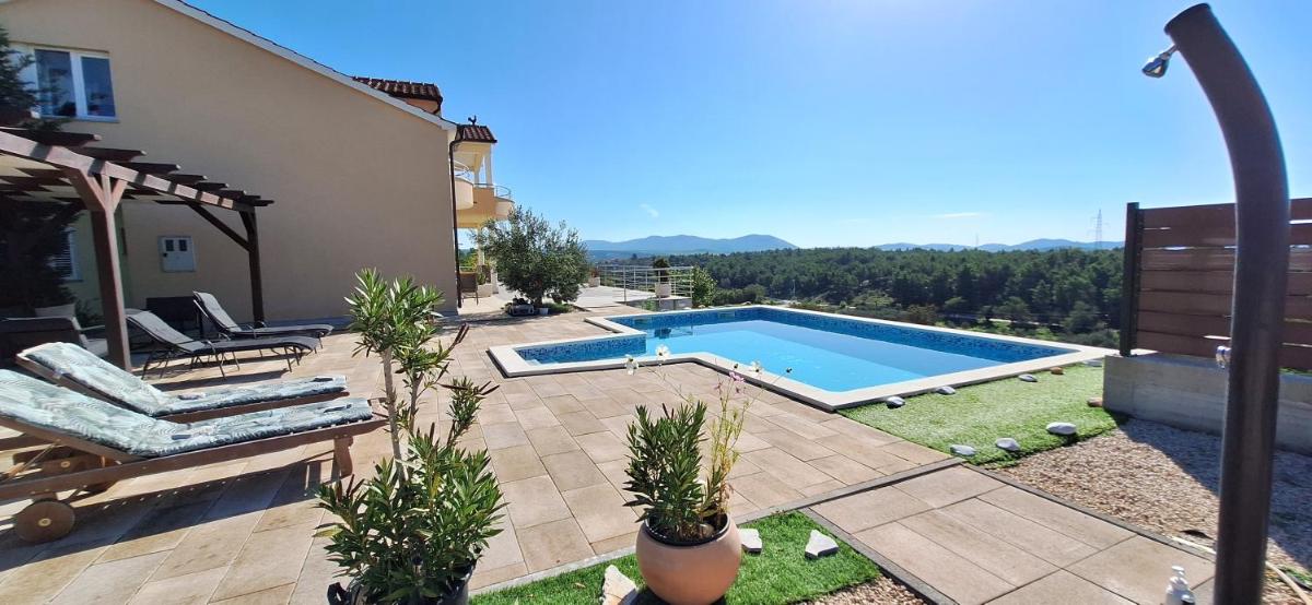 Villa Scolopax rusticola Skradin with heated pool - Housity