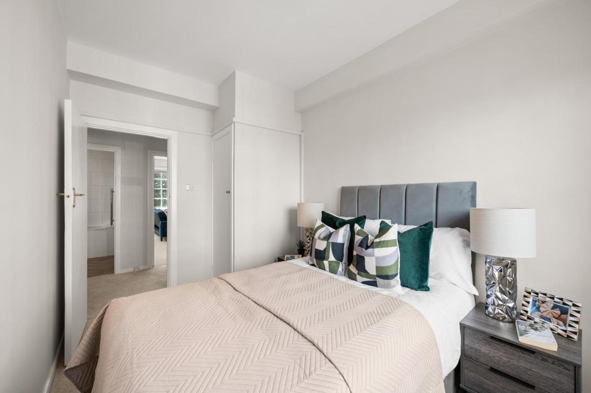 Dolphin House Serviced Apartments - Housity