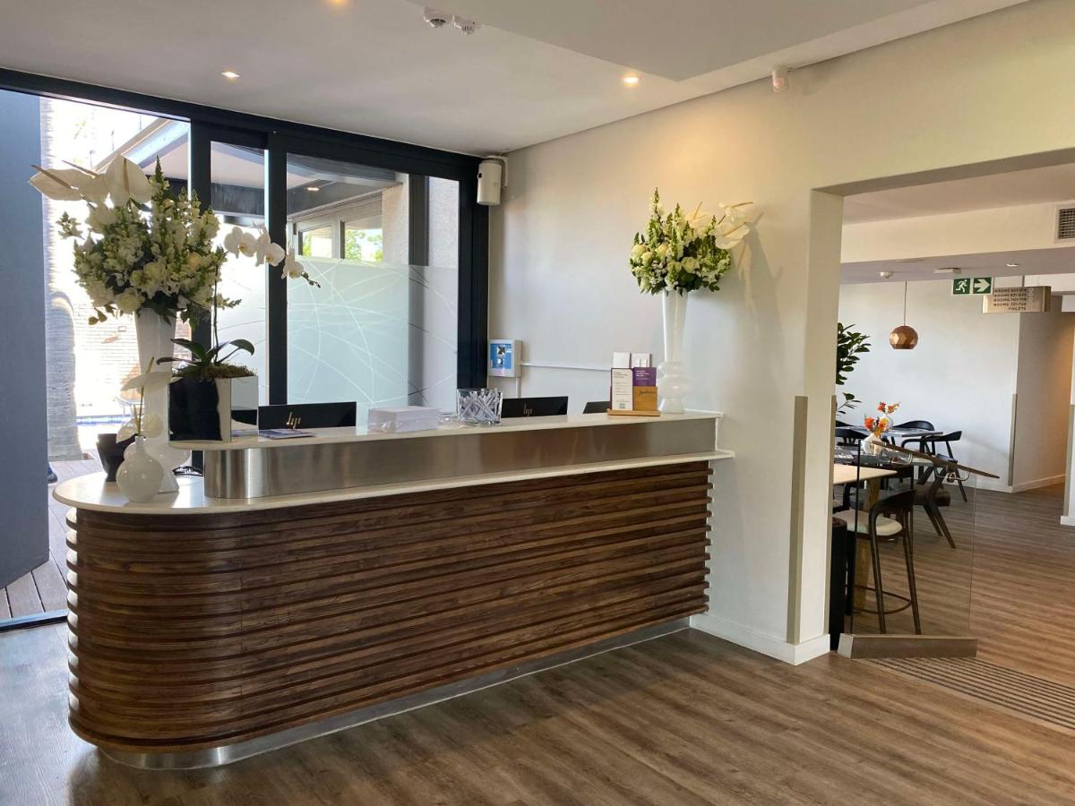 Radisson Hotel and Convention Centre OR Tambo Airport - Housity