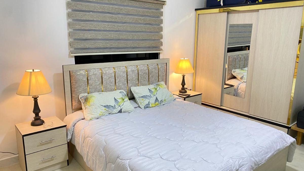 Jerash Gate - Housity